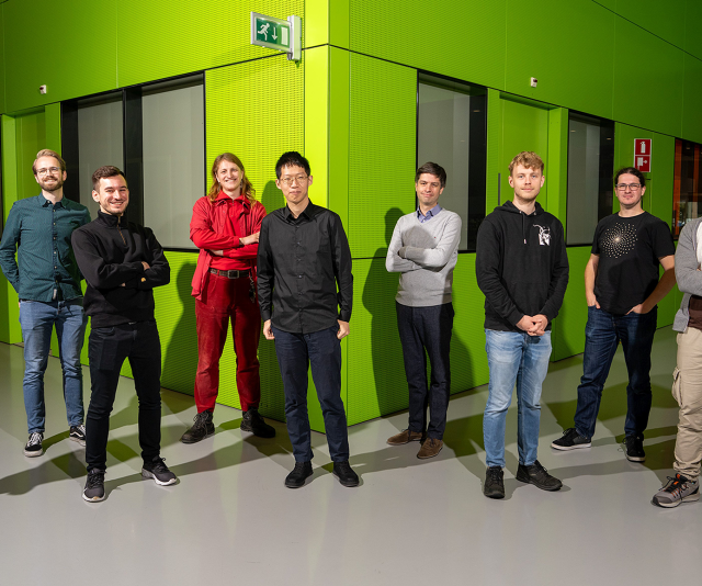AMOLF Photonic Forces group and group leader Ewold Verhagen