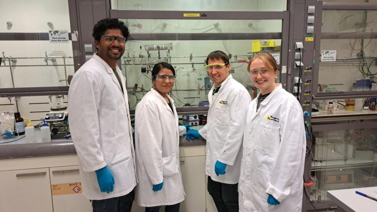 Rohit B. Raj, Jyoti Lather, Erik Garnett and Elaina Galvin and from AMOLF's research team